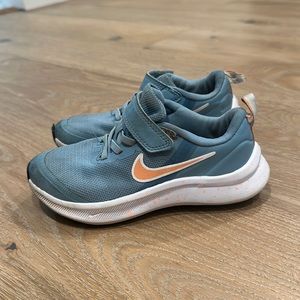 Nike kids star runner